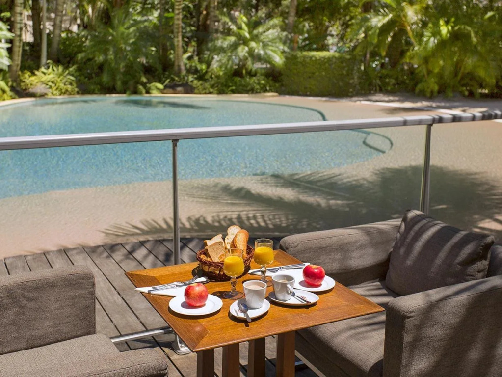 Ramada Hotel & Suites by Wyndham Noumea