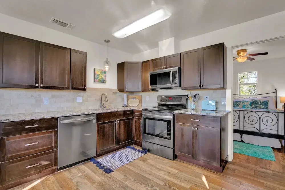 Stunning Hill Country Haus - Minutes From Main St!