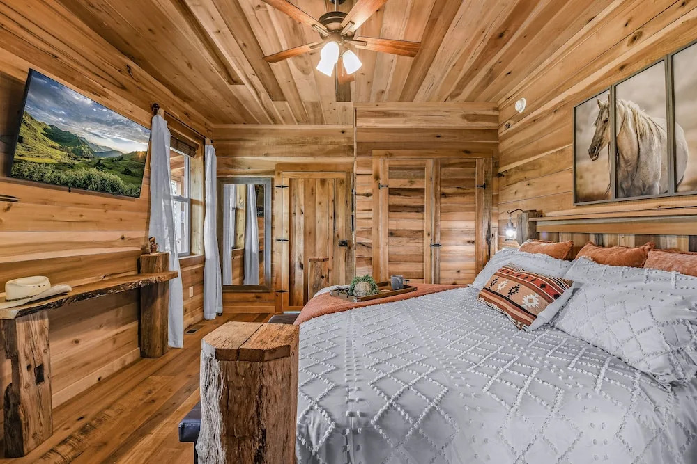Just Like Paradise 4 Bedroom Cabin by RedAwning