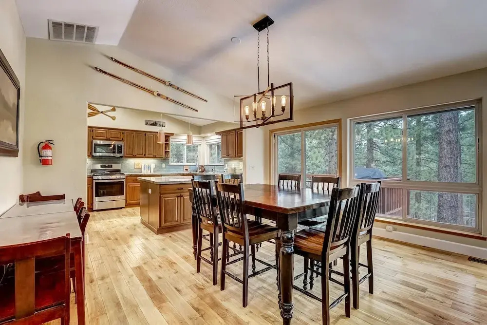 Nestled Pines Retreat Hot Tub, Pool Tahoe, Foosball, +more!