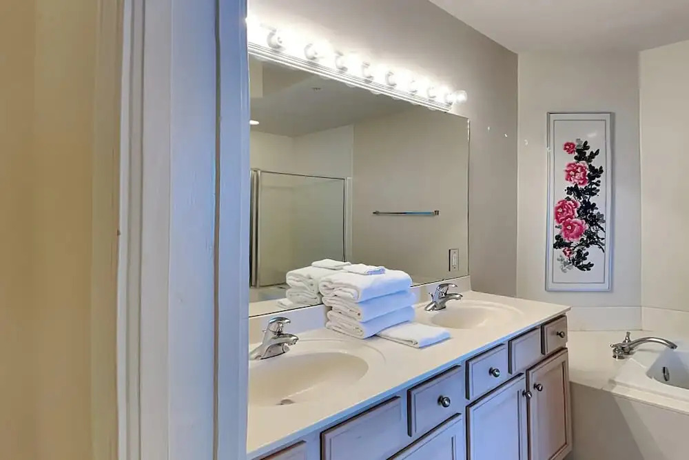 Silver Beach Towers #1805E by Southern Vacation Rentals