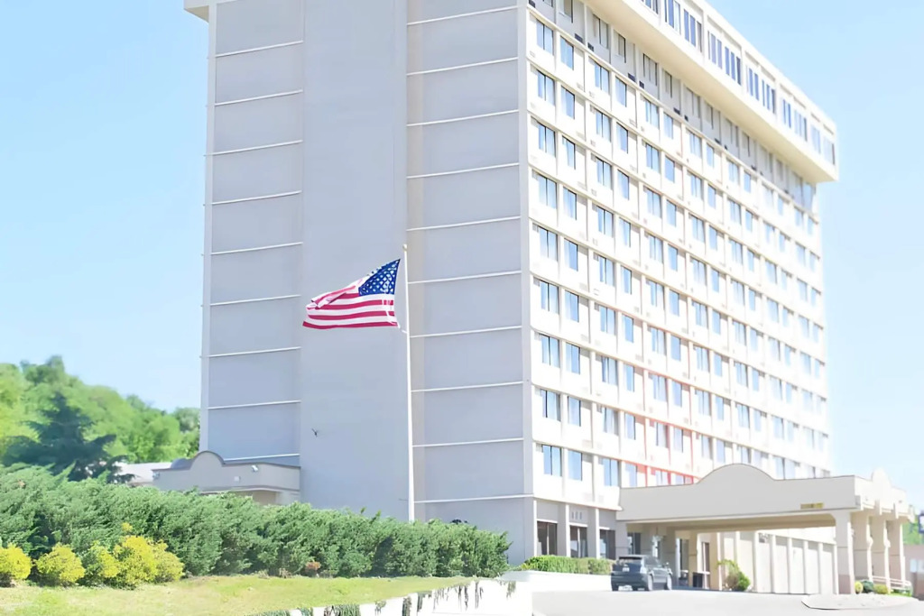 Отель Garner Hotel North Bergen - NYC Gateway by IHG