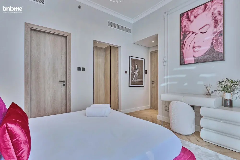 bnbme | Oxford Terraces | 1BR + Study Room
