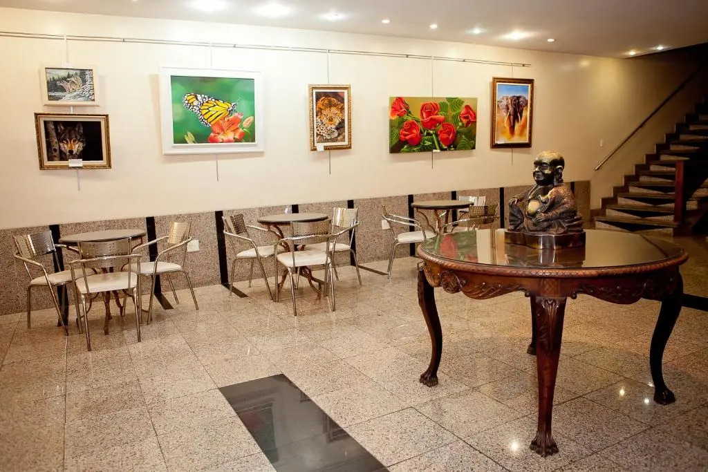 Ritz Plaza Hotel