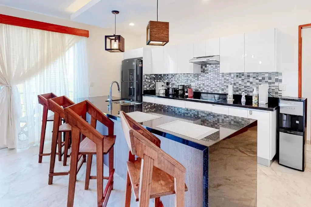 Eight VIP Beach Condo 301