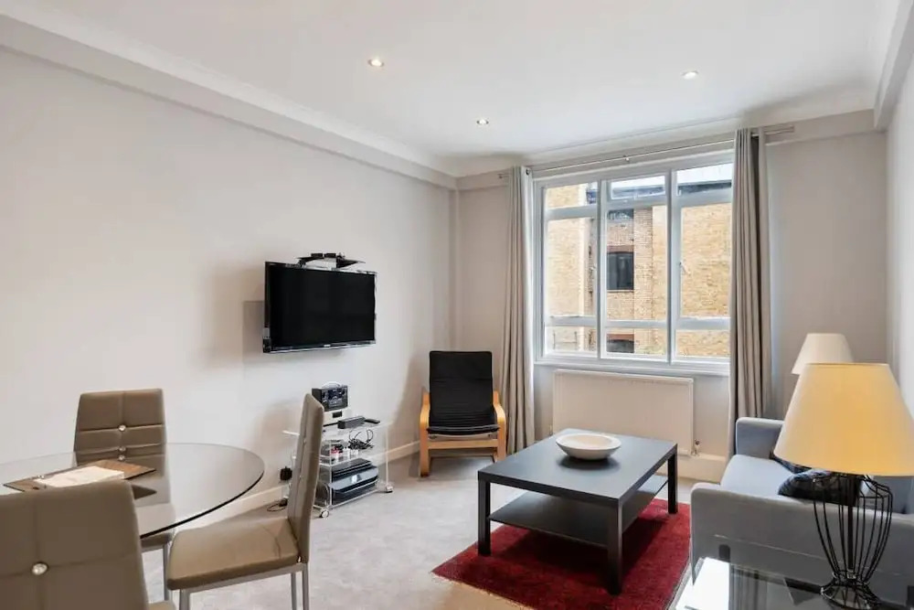 Fully Redecorated Lovely 1 Bed Home in Westminster