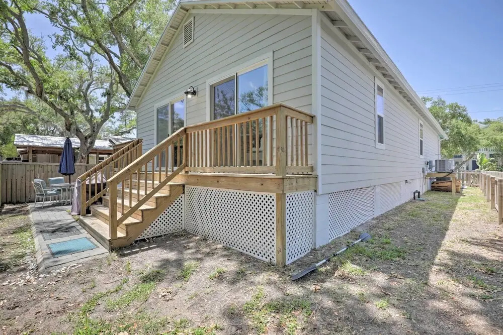 St Augustine Beach Cottage: Walk to Water!