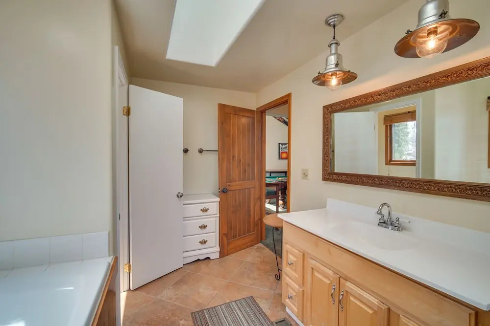 Spacious Big Bear Cabin Rental - 1 Mi to Lake!