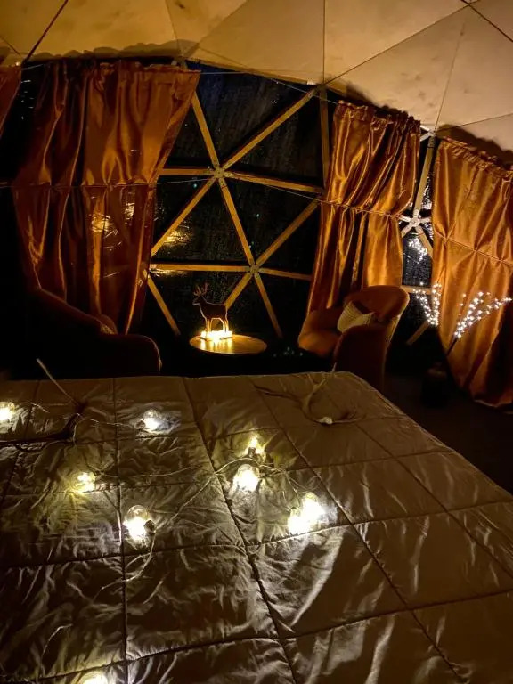 Private Jacuzzi Igloo bedroom in Aurora Lounge Hotel with shared sauna and pet friendly