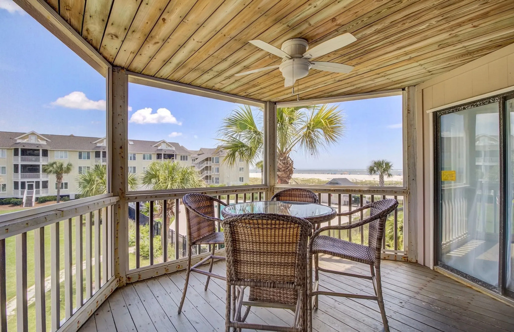203 I Tidewater by AvantStay | Beach Condo w/ Communal Pool!, Isle of Palms