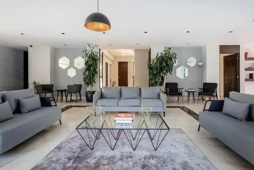 Modern Apartment With Coworking GYM and Garden