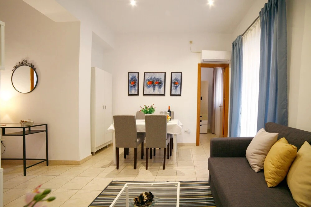 Victoria de Alba House. Apartment 1