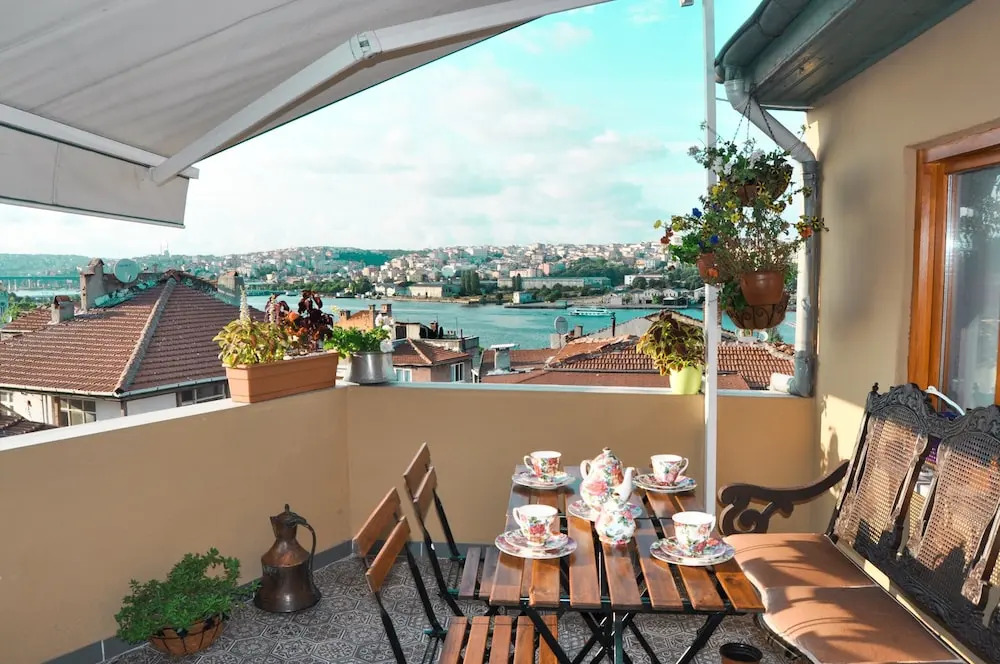Rooftop Balat Rooms & Apartments