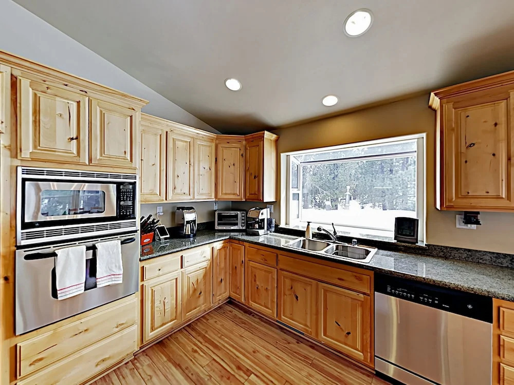 2638 South Lake Tahoe - 3 Br Home