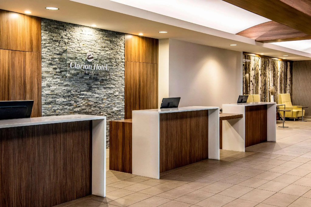 Clarion Hotel & Suites