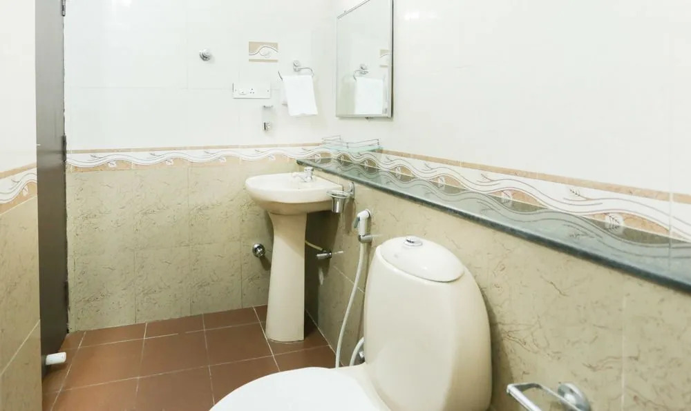 Fabhotel White Lotus
