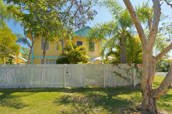 The Noosa Sound Holiday Collection