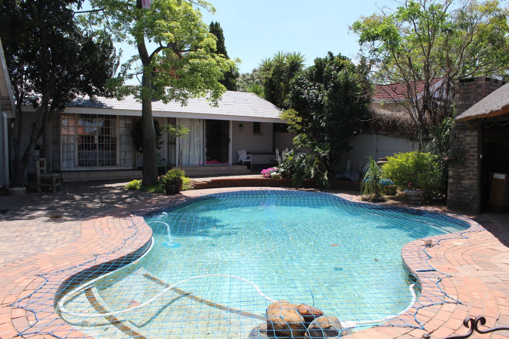 3 Liebeloft Guest House