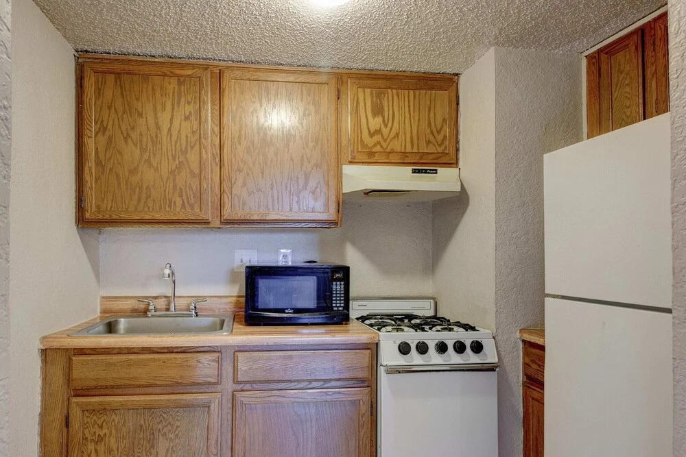 Vintage MW 1BR With Full Kitchen by Zencity