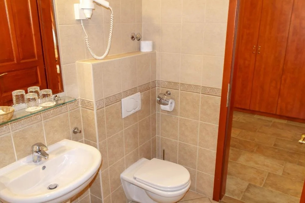 Pannon Hotel Bejelentkezés 20 óráig, Check-in until 20 oclock, Einchecken bis 20 Uhr