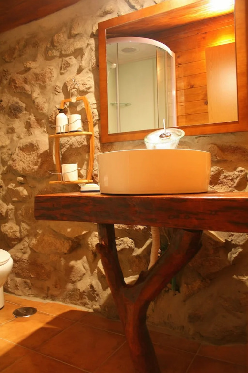 Rural style house located at the center of Caldelas village