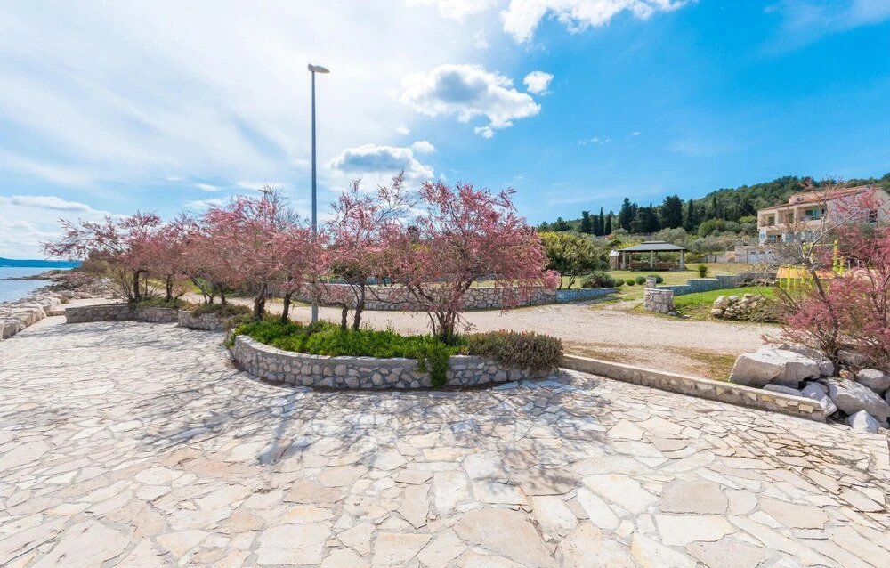 Amazing Apartment in Banj With Wifi and 2 Bedrooms