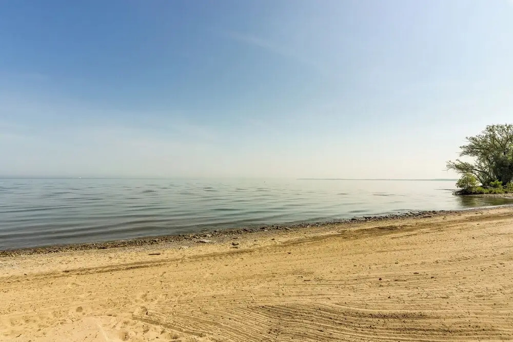 Dog-friendly Port Clinton Home: Walk to Lake Erie!