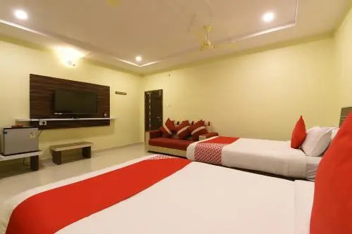 OYO 27635 Hotel Haripriya
