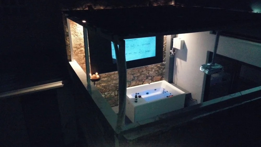Ostraco Luxury Suite