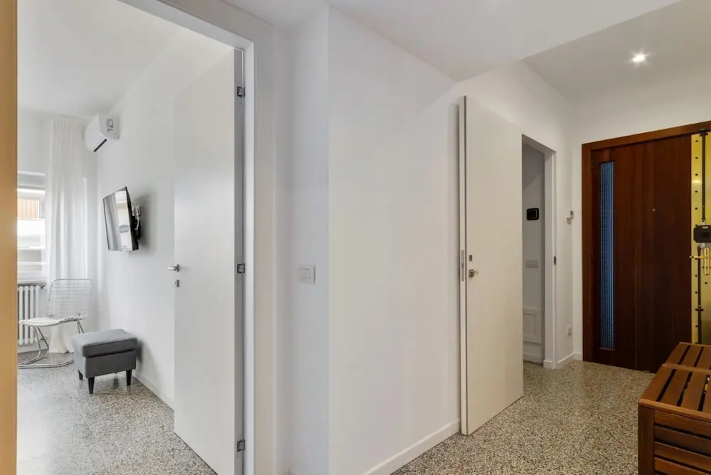 GuestHost - Inner City Apartments