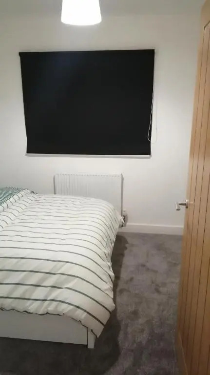 1 Bed Apartment Sleeps 2 - Parking & Wifi