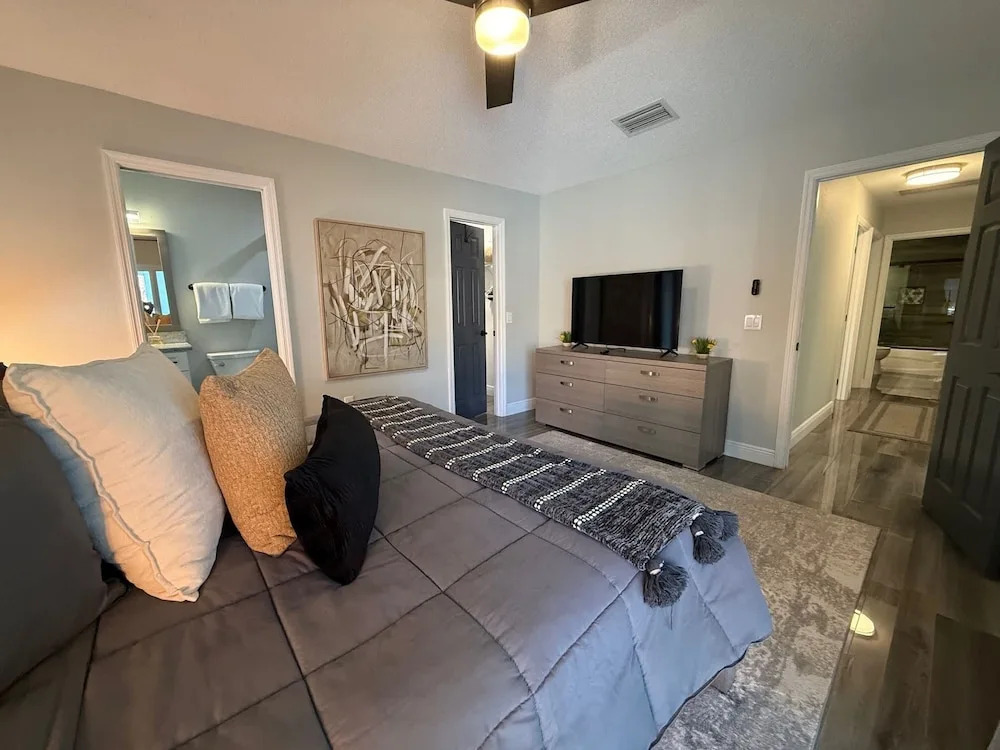 Beautifully Remodeled Pool Home in Southern Dunes