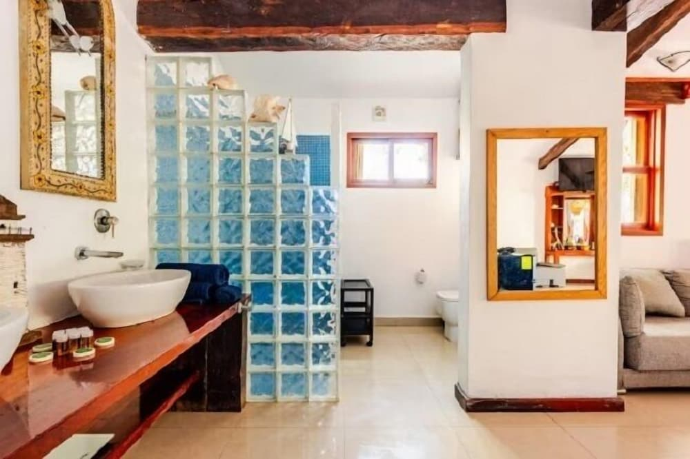 Villa con piscina y acceso a laguna Yalku, Akumal