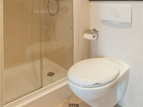 Sunny Apartment off Grand Canal Square Dublin 2