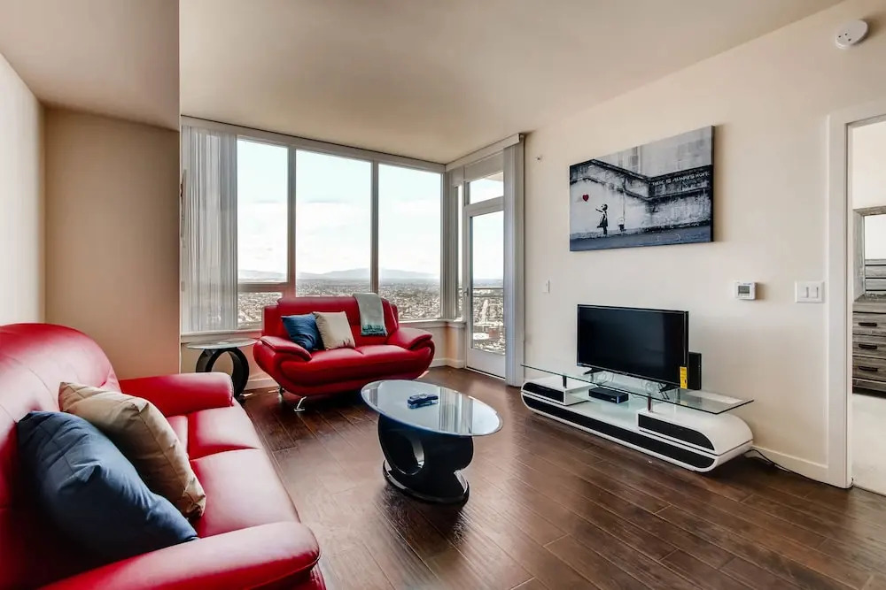 Highrise 2 BR Prime Spectacular Views