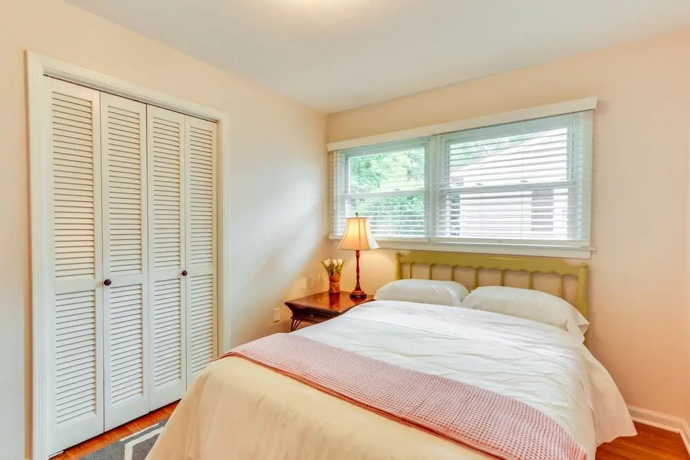 Pet-friendly Berryville Home: Walk to Main Street!