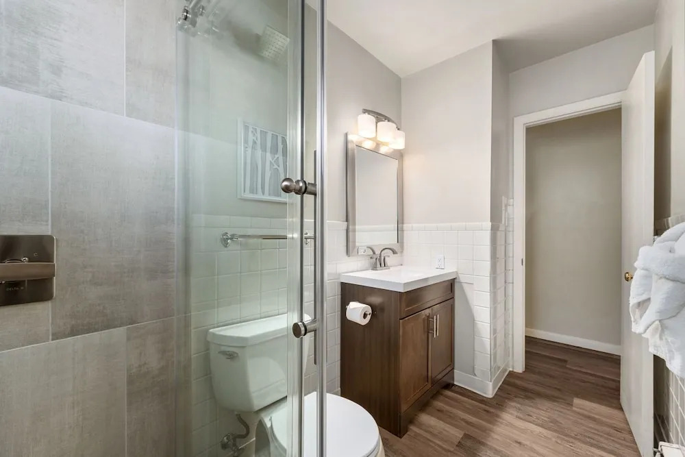 Contemporary Condo in the Heart of Old Town