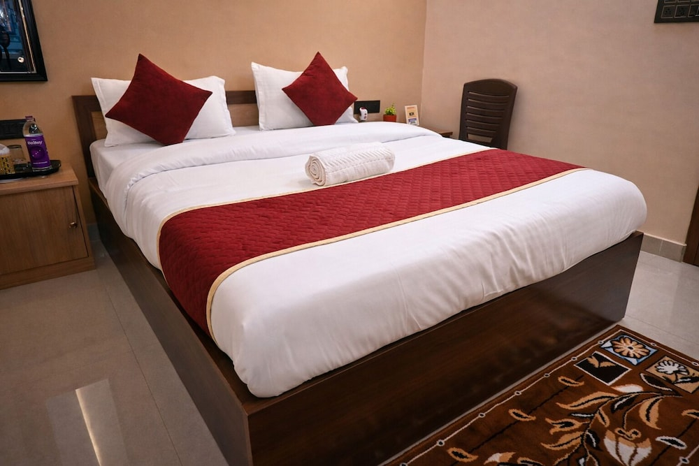 Pavitram Hotel & Banquet