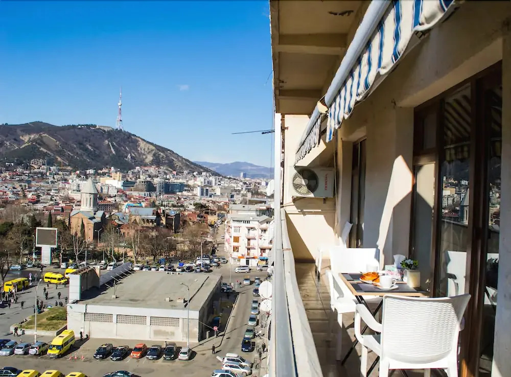 Avlabari City View Apartment