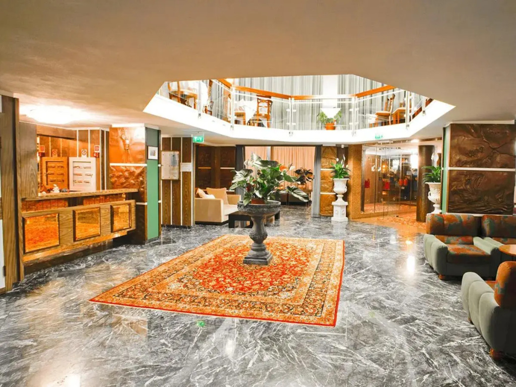 Hotel Caravelle