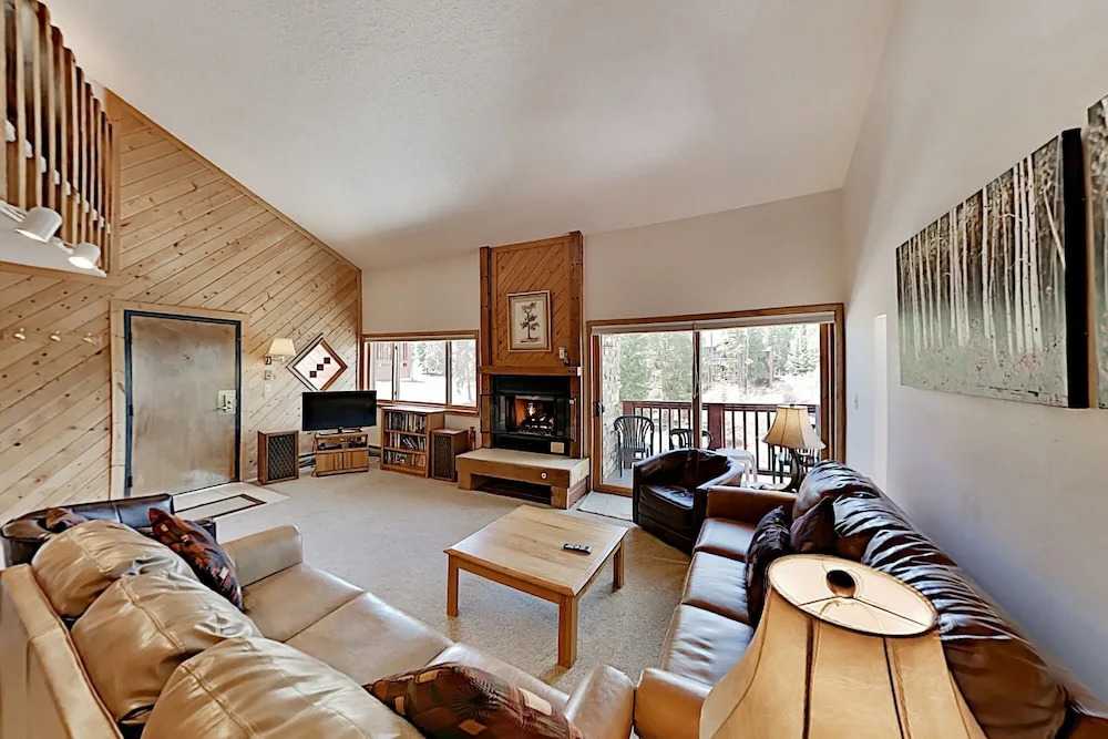 Breckenridge W/ Pool, Hot Tub & Slope Views 2 Bedroom Condo