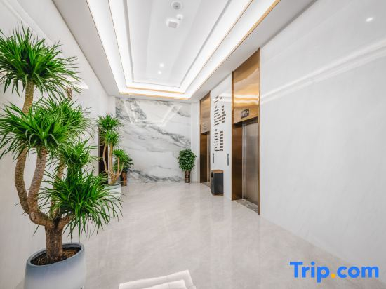 LouHu Hotel (Anshun College Anshun Louhu Ecological Park)