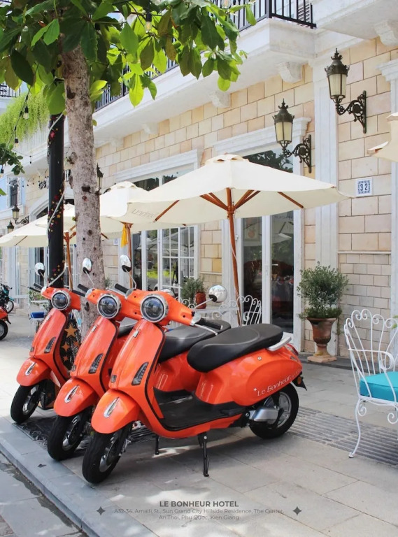 Le Bonheur Hotel