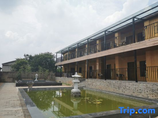 Zhiqing Hostel