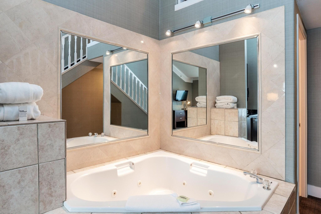 Sandman Hotel & Suites Vancouver Airport