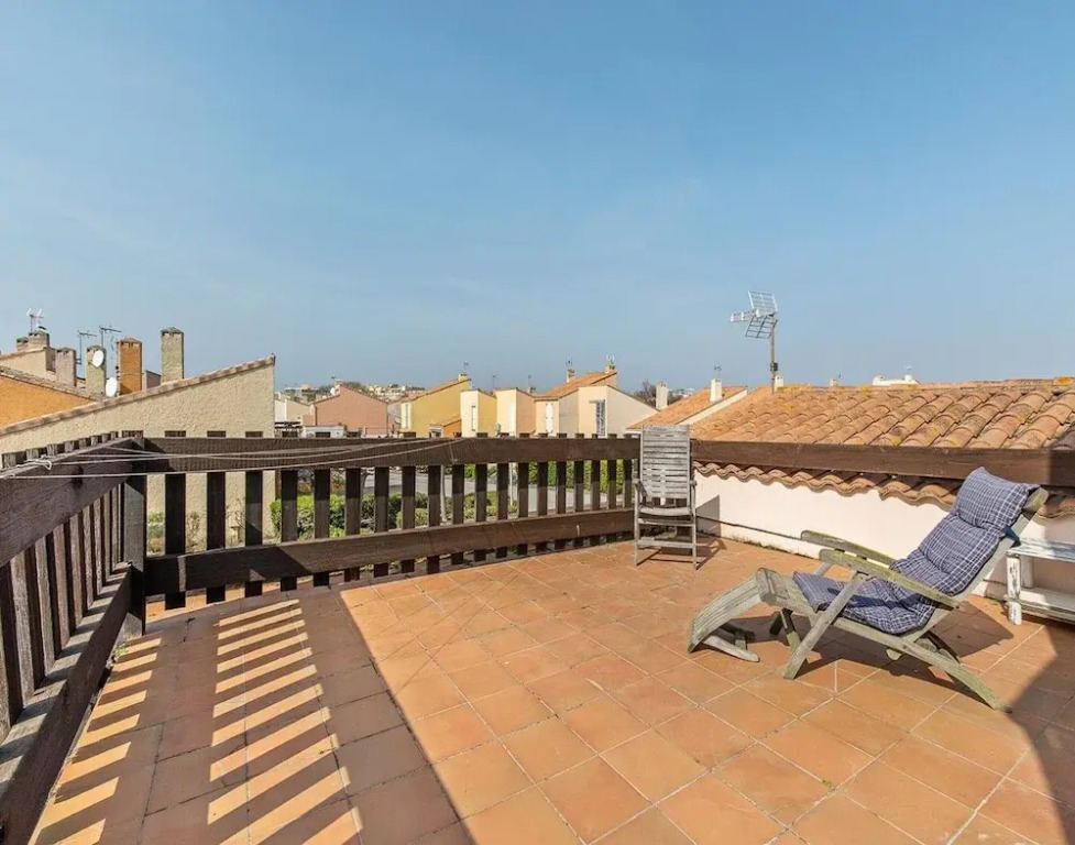 Seaside Family Apartment in Agde