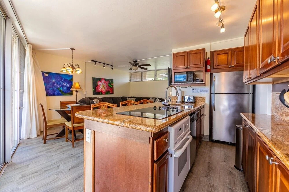 Kamaole Nalu 402 2 Bedroom Condo, Kihei