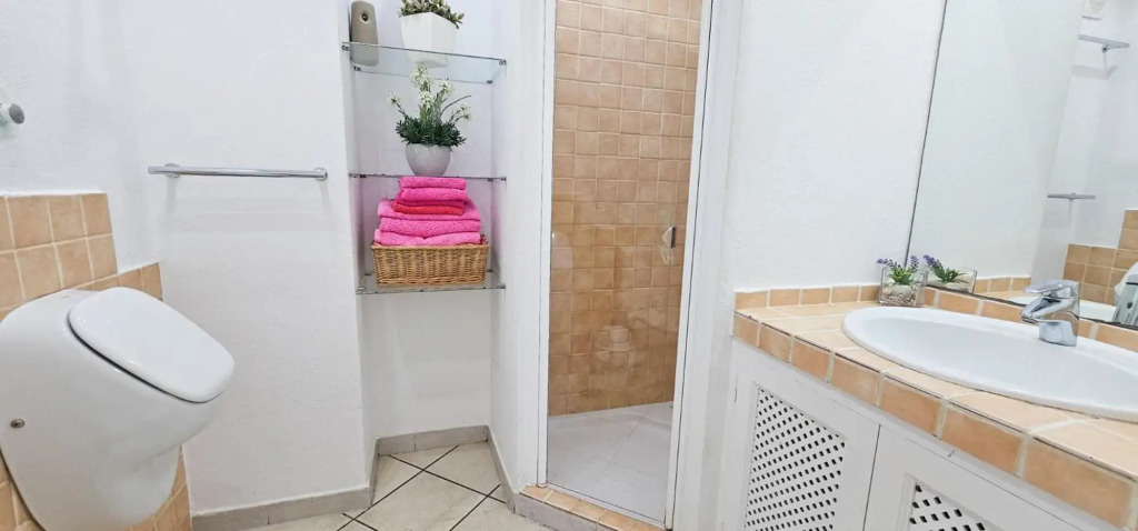 Puerto Banus 2linea playa con piscina y parking privado