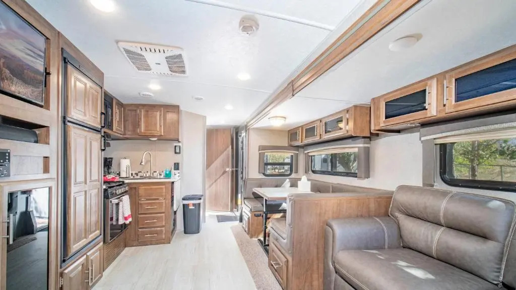 Fully Setup RV for Glamping OK64