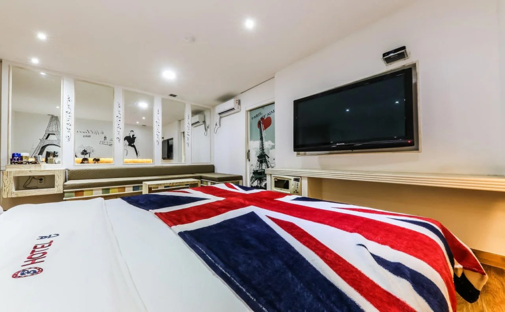 Born Hotel Cheongju
